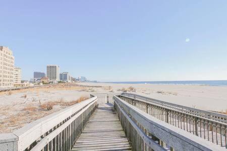 Bartram Dream House II - Bartram Beach Retreat Атлантик Сити Экстерьер фото
