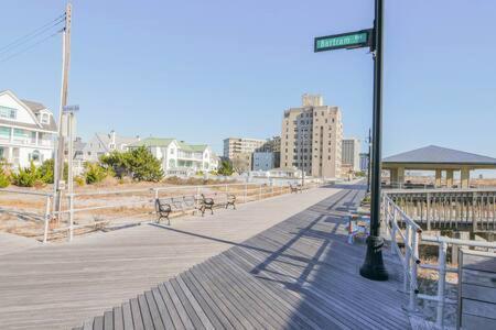 Bartram Dream House II - Bartram Beach Retreat Атлантик Сити Экстерьер фото
