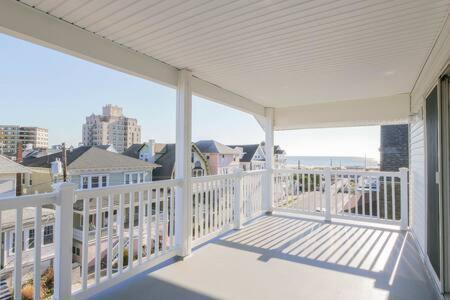 Bartram Dream House II - Bartram Beach Retreat Атлантик Сити Экстерьер фото